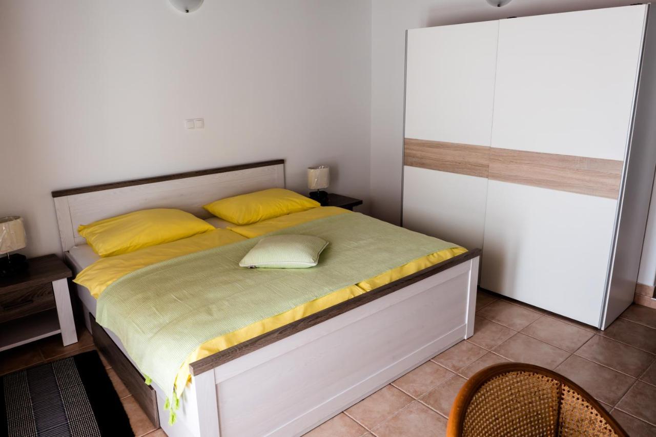 Apartment-Rooms Preka Palit ภายนอก รูปภาพ