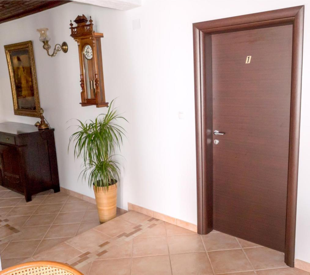 Apartment-Rooms Preka Palit ภายนอก รูปภาพ